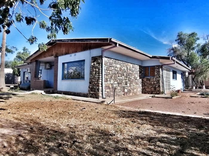 Property #2102543, House for sale in Mariental