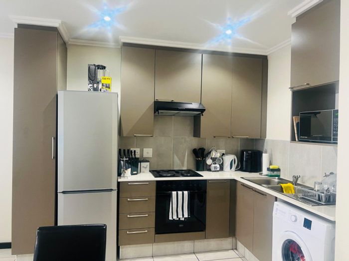 Property #2204017, Apartment rental monthly in Sunninghill
