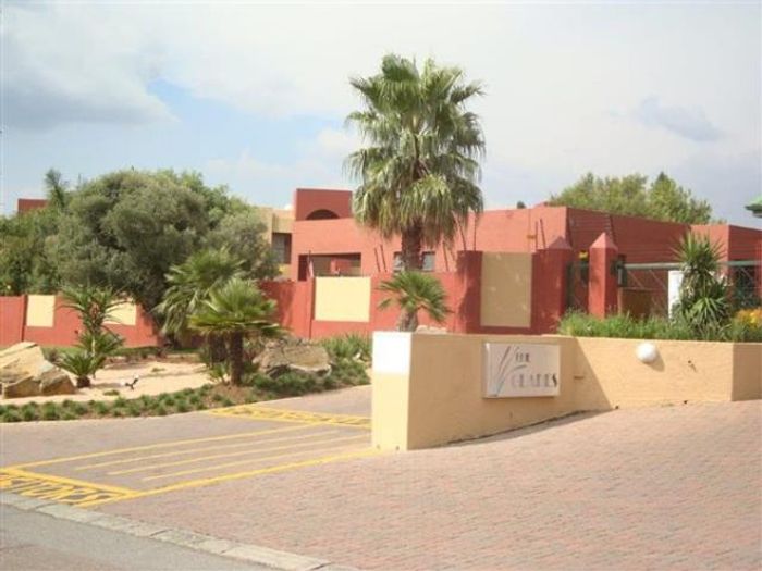 Spacious Marais Steyn Park apartment with pool, gym, and secure parking available to rent.