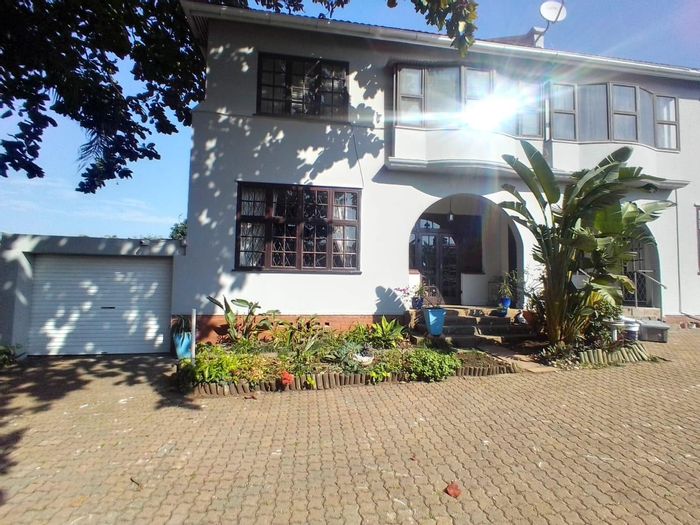 Investment Townhouse For Sale in Berea: Ideal for Students & Professionals