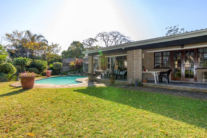 Glen Hills House For Sale: 3 bedrooms, pool, double garage, secure living.