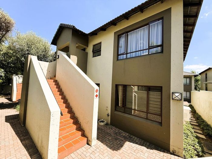 Property #2467484, Townhouse Rental Monthly in Maroeladal