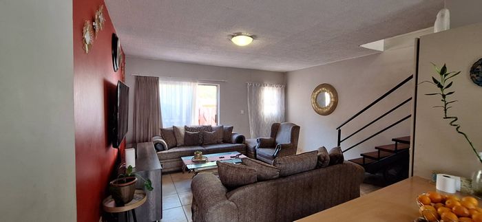 Khomasdal Apartment For Sale: Two bedrooms, backyard, built-in cupboards, spacious lounge.