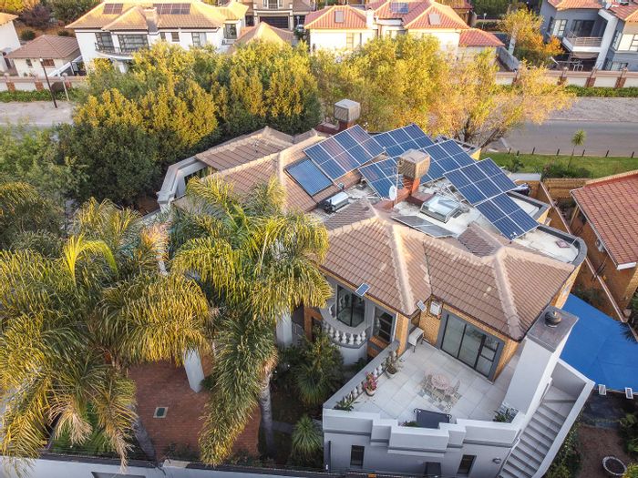 For Sale: Meyersdal House with 4 bedrooms, rooftop pool, and eco-friendly features.