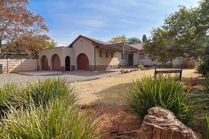 For Sale: House in Mayberry Park with pool, garden, and double garage.