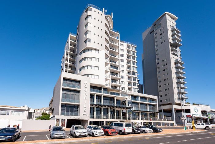 Blaauwberg Apartment For Sale: 4-bed penthouse with sea views, smart home, rooftop pool.