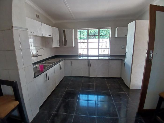 Property #2341486, House Rental Monthly in Moregloed