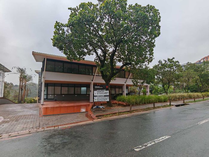 Spacious 243m2 office in Westville Central, includes kitchen, storerooms, parking. To Rent.