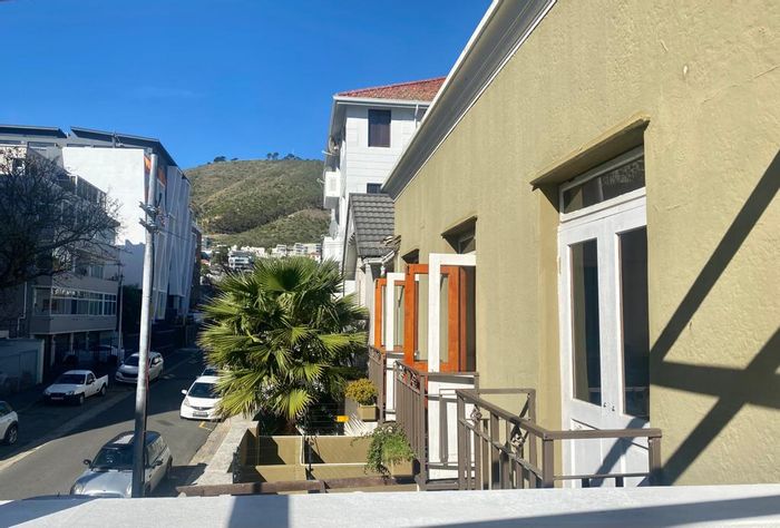 Property #2149112, House pending sale in Sea Point