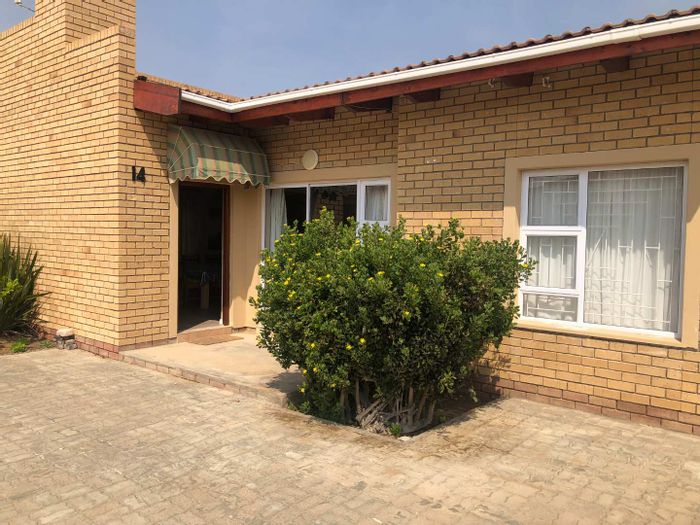 Property #2175845, Townhouse rental daily in Henties Bay