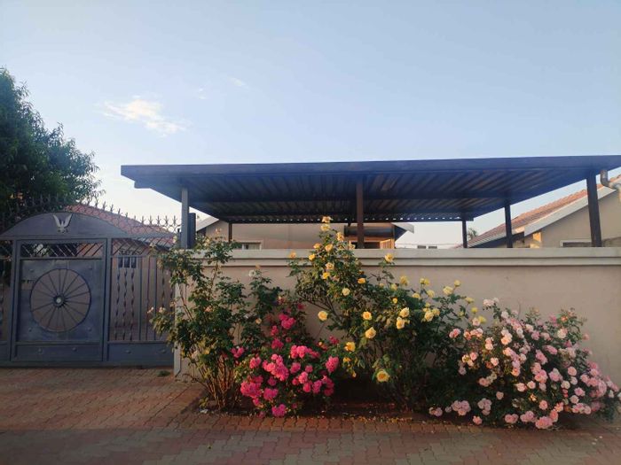Property #2425368, House Rental Monthly in Mahube Valley