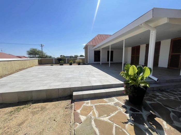Property #2189266, Office rental monthly in Windhoek West