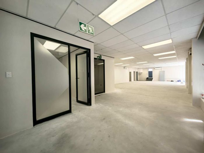 Mixed Use Property To Rent in Wynberg: 220m2, versatile space, 24-hour security.