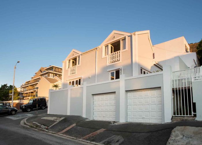 Property #2137860, House sold in Sea Point