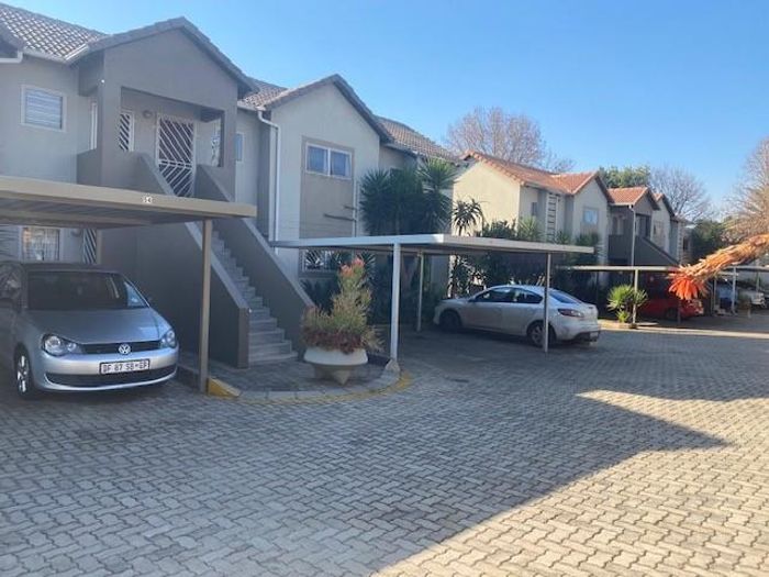 For Sale: 2-Bedroom Apartment in Magaliessig with Covered Patio and 24-Hour Security.