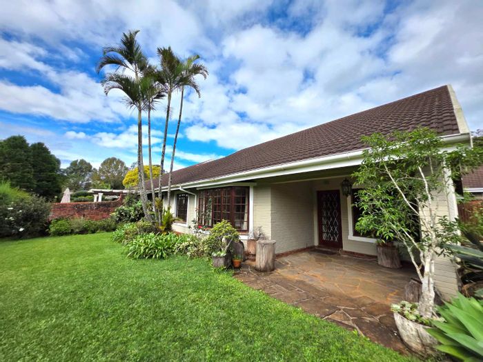 For Sale: Hillcrest Central Townhouse with 3 beds, garden, double garage, pet-friendly.