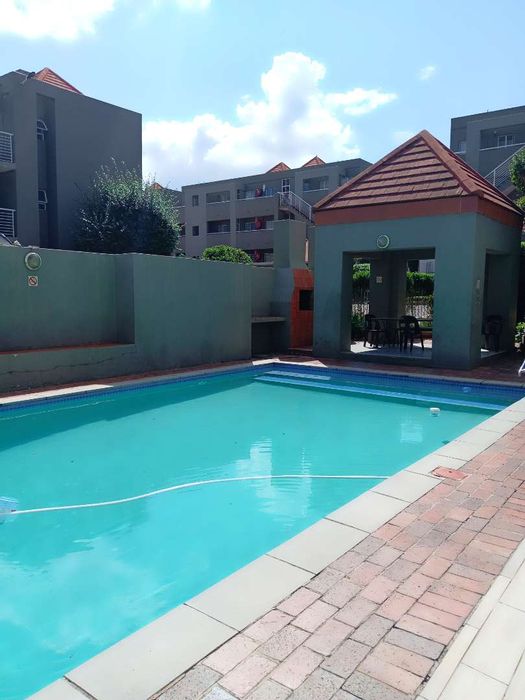 One Bedroom Apartment To Rent in Glenhazel with pool, gym, and security.