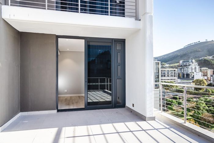 Property #2248978, Apartment for sale in Sea Point