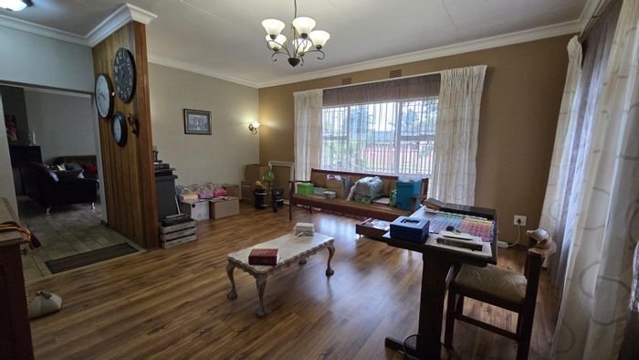 For Sale: 3-bedroom house in Brackenhurst with solar panels, garage, and braai area.