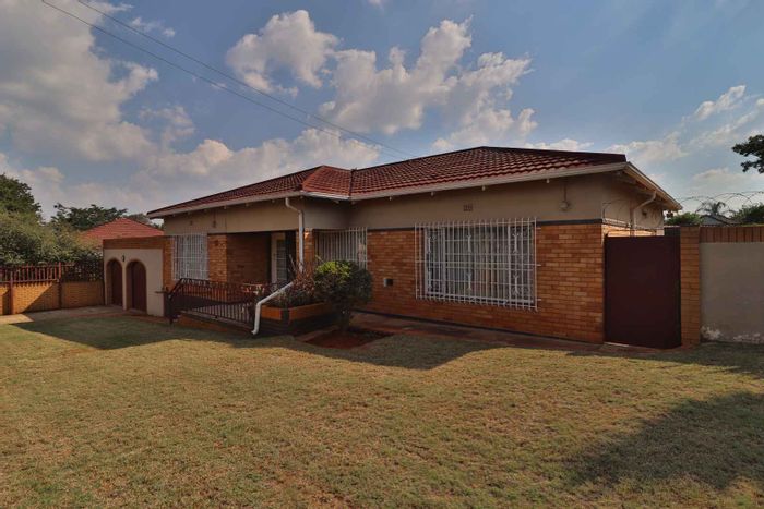 Property #2199505, House for sale in Primrose