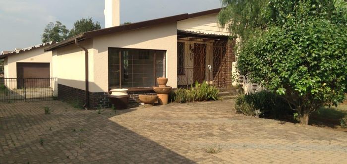 Property #2203570, House rental monthly in Kempton Park