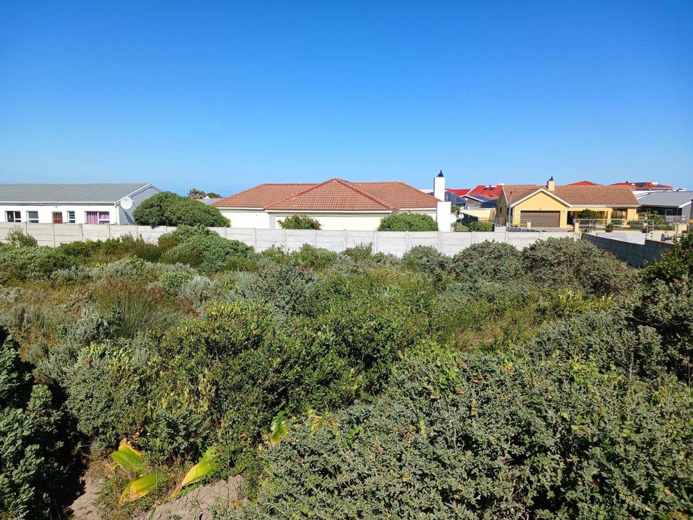 More Houses - in the direction of the Ocean.