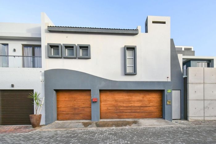 Property #2428093, House For Sale in Long Beach