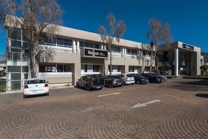 Private office and shared workspace available in Johannesburg Central, To Rent.