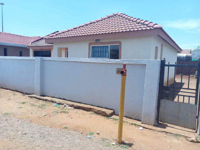 Property #2098962, House for sale in Vosloorus Ext 25