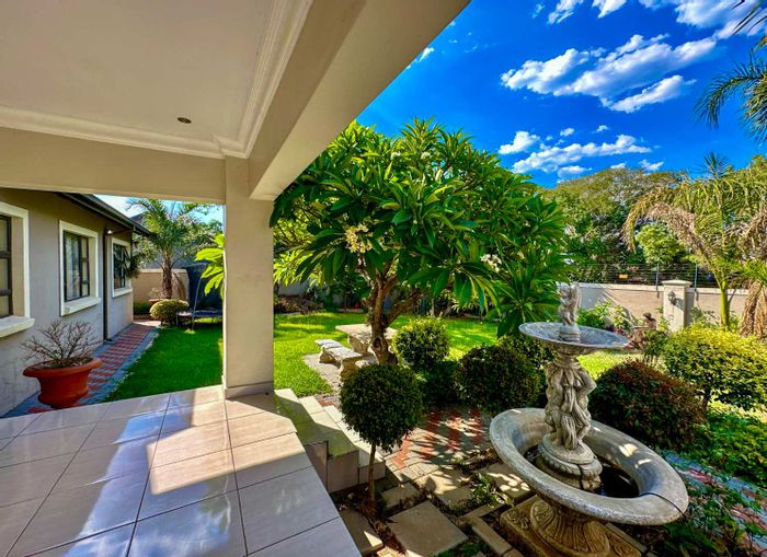 Newlands House For Sale: Entertainer's paradise with pool, patio, and security features.