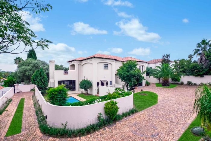 House To Rent in Dainfern Ridge: 3 beds, pool, garden, office potential.