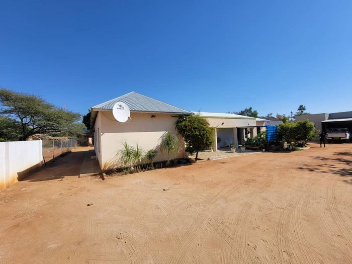 Property #2165117, House for sale in Otjiwarongo