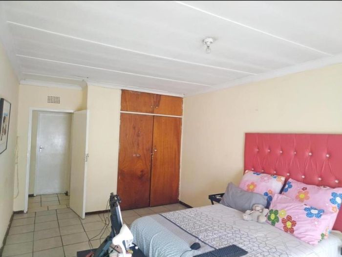 Property #2210266, Apartment for sale in Kempton Park