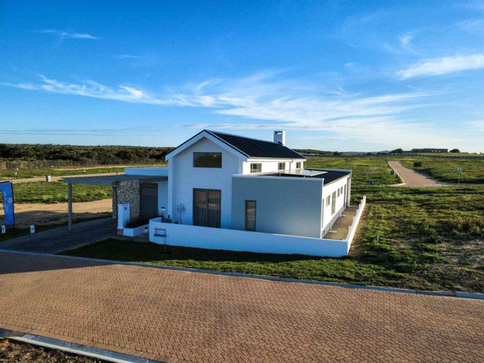 Property #2416783, House For Sale in Still Bay West