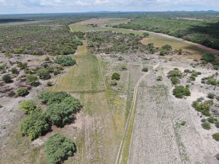 Property #2249651, Farm for sale in Grootfontein Central