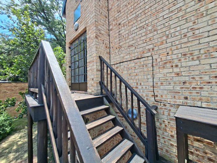 1 Bedroom Apartment To Rent in Buccleuch with gym access and park-like gardens.