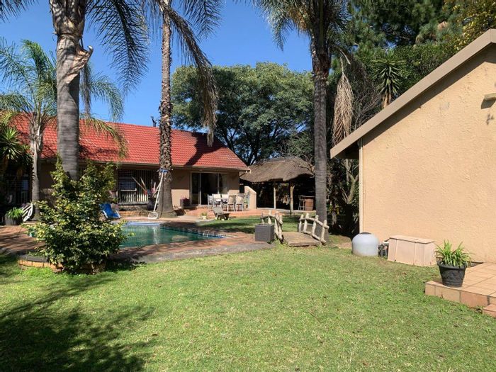 House For Sale in Birchleigh North: 3 beds, pool, garden cottage, staff quarters.