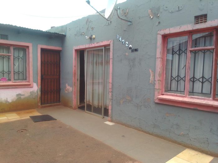 Property #2151885, House for sale in Katlehong South