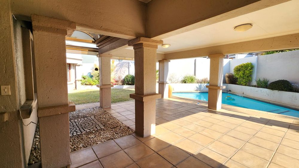 Step out to the entertainment patio, overlook the pool.