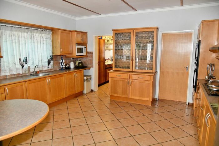 Property #2401931, House For Sale in Pioniers Park