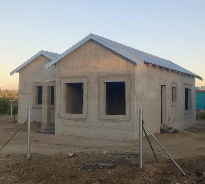 For Sale: House in Okahandja Central with site plans and development potential.