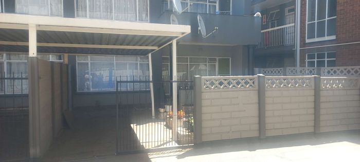 For Sale: Multi-let apartment in Kempton Park AH with rental income and private yard.