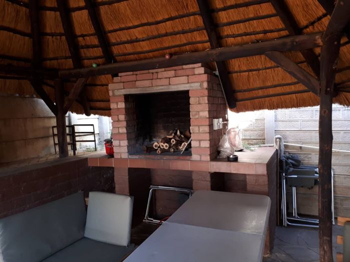 For Sale: Townhouse in Kleine Kuppe with 2 bedrooms, double garage, and outdoor BBQ.