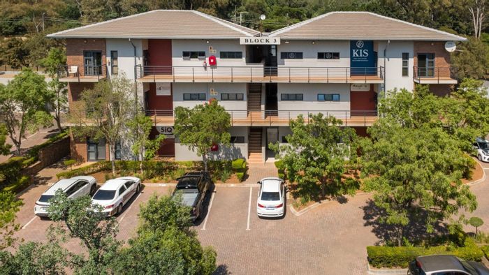 Retail space for sale in Paradiso, featuring flexible layout and prime visibility.