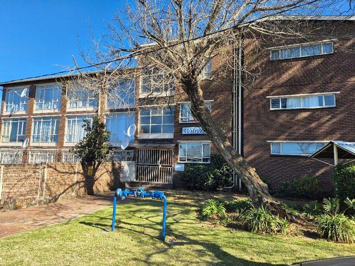 Ravensklip Apartment For Sale: 2 bedrooms, private garden, 24-hour security.