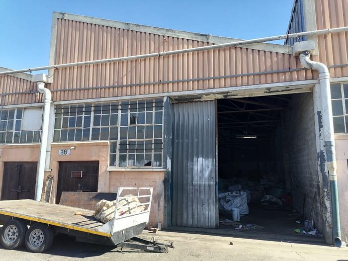 For Sale: 209 sqm Industrial Unit in Blackheath Central with office, kitchen, and security.