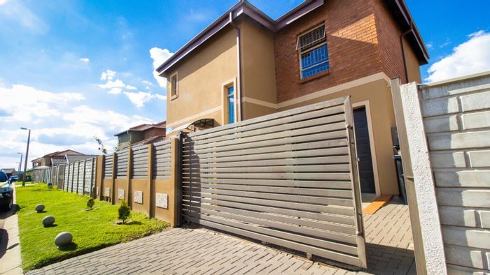 4-Bedroom House For Sale in Alrode South with Lapa, Garage, and Energy Features.