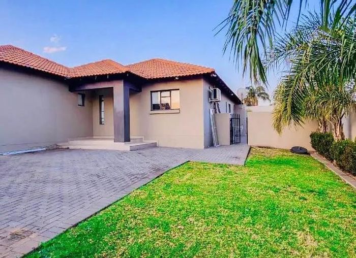 Property #2269328, House rental monthly in Edenvale Central