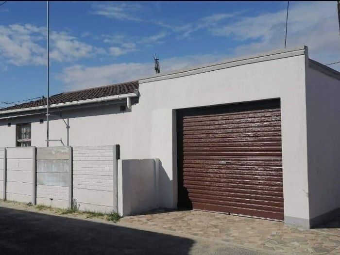 Property #2232396, House for sale in Khayelitsha Central