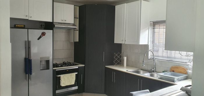 To Rent: Furnished 3-Bedroom Apartment in Arboretum, near Richardsbay CBD.